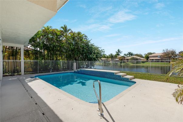 Exterior, Pool, Water
