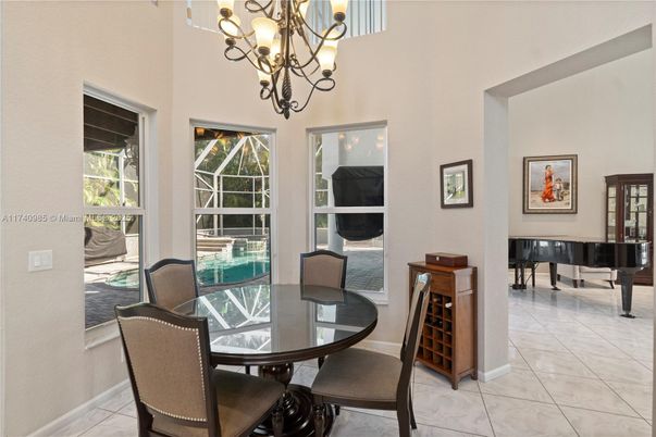 Chandelier, Dining room, Interior, Marble, Piano