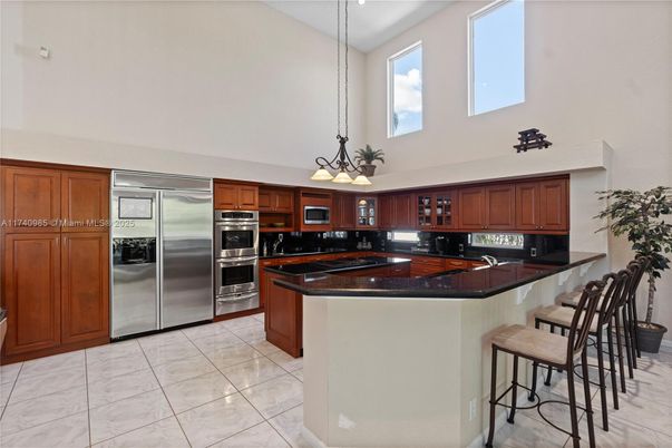 Interior, Kitchen, Pendant Lights, Stainless Steel Appliances