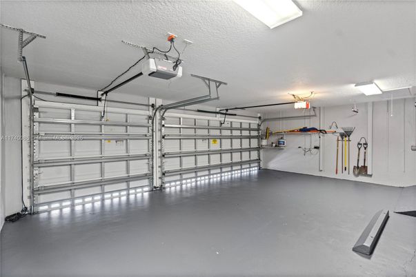 Garage, Interior