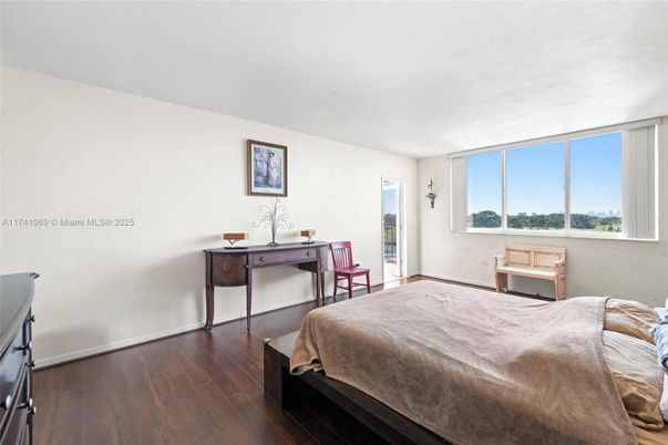 Bedroom, Home Office, Interior, Wood Texture Flooring