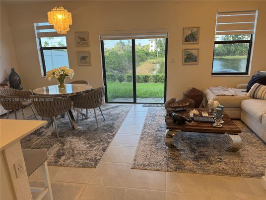 Chandelier, Dining room, Interior, Living room