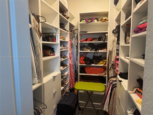 Interior, Walk-in Closets