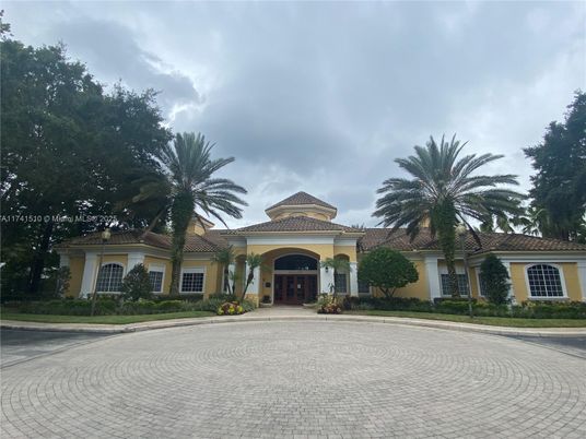 Exterior, Facade, Mediterranean