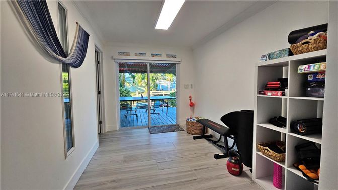 Interior, Recessed Lighting, Wood Texture Flooring