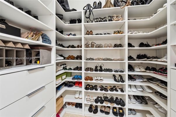 Interior, Walk-in Closets, Wine Storage