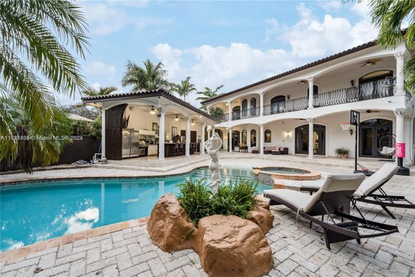 Exterior, Pool