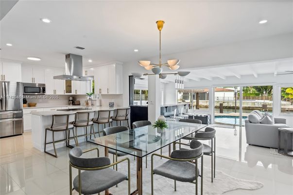 Dining room, Interior, Kitchen, Pendant Lights, Recessed Lighting, Stainless Steel Appliances