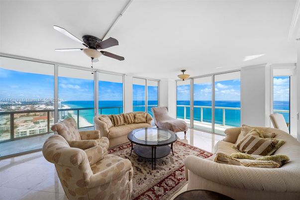 Interior, Living room, Water