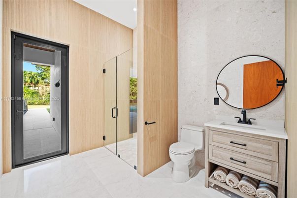 Bathroom, Interior, Recessed Lighting
