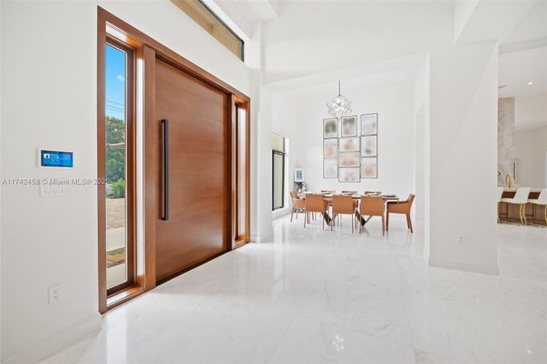 Chandelier, Dining room, Interior, Marble, Recessed Lighting