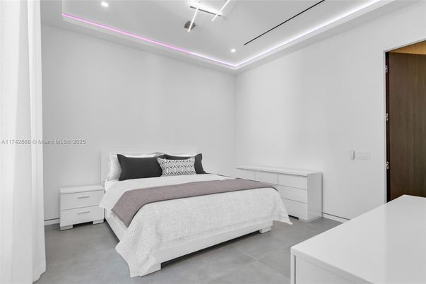 Bedroom, Interior, Recessed Lighting