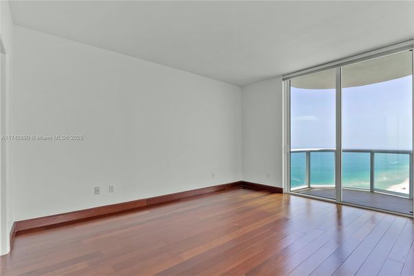 Empty room, Interior, Water, Wood Texture Flooring