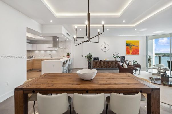Dining room, Interior, Kitchen, Pendant Lights, Recessed Lighting, Stainless Steel Appliances, Water