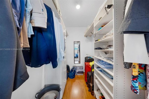 Interior, Walk-in Closets, Wood Texture Flooring