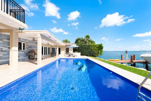 Exterior, Lake, Pool, Water