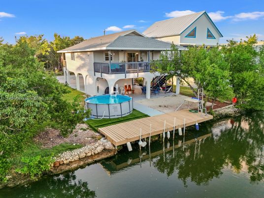 Exterior, Lake, Pool
