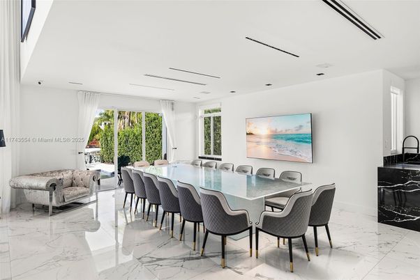 Dining room, Interior, Marble, Recessed Lighting