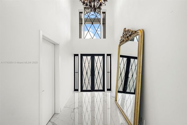 Chandelier, Interior, Marble