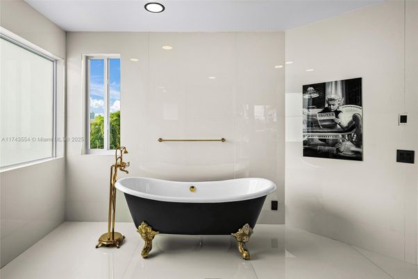 Bathroom, Free Standing Baths, Interior, Recessed Lighting