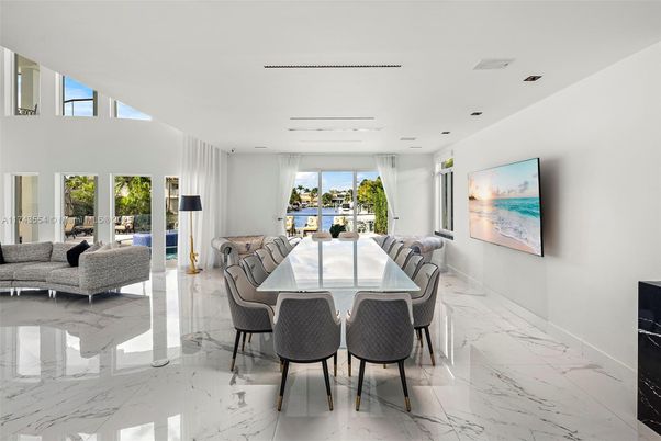 Dining room, Interior, Living room, Marble, Recessed Lighting
