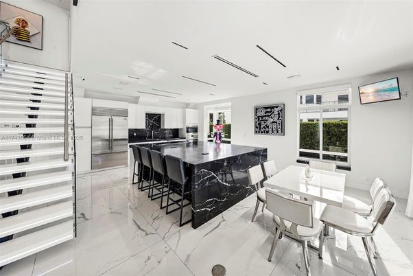 Dining room, Interior, Kitchen, Marble, Recessed Lighting, Stainless Steel Appliances