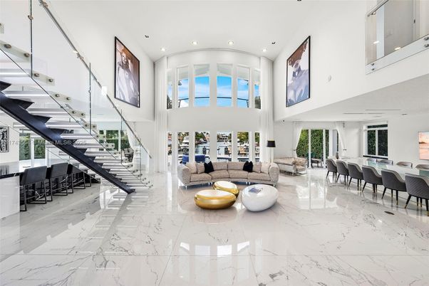 Dining room, Interior, Living room, Marble, Recessed Lighting