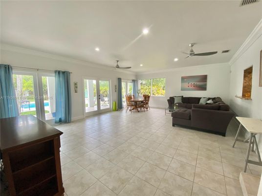 Dining room, Interior, Living room, Recessed Lighting