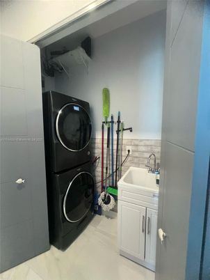 Interior, Utility Closets, Washer