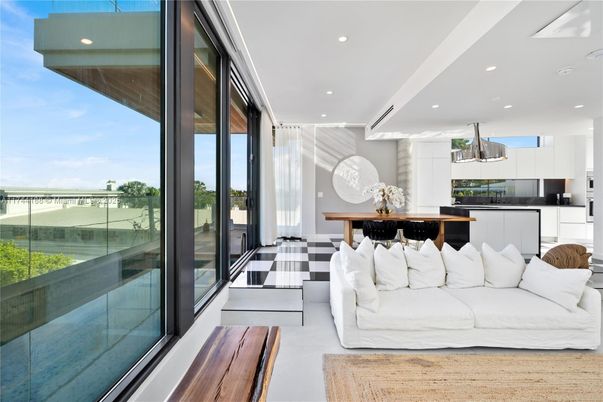 Interior, Kitchen, Recessed Lighting, Water