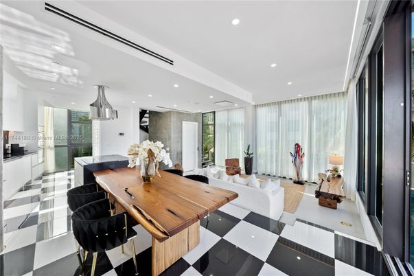 Dining room, Interior, Living room, Recessed Lighting