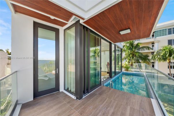 Exterior, Interior, Pool, Water