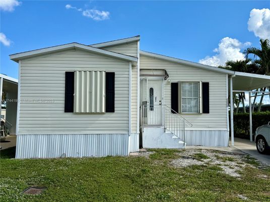 Exterior, Facade, None