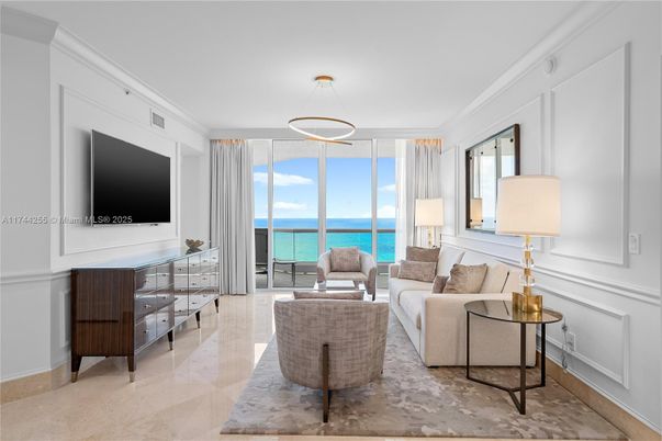 Interior, Living room, Pendant Lights, Water