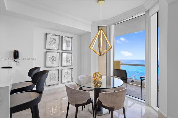 Dining room, Interior, Pendant Lights, Water