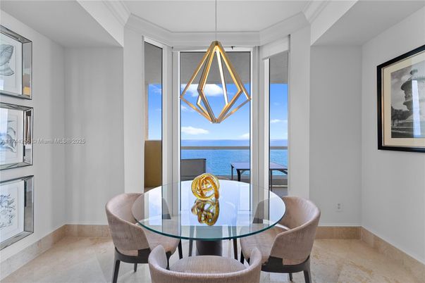 Dining room, Interior, Pendant Lights, Water