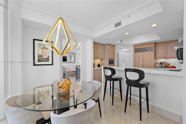 Dining room, Interior, Kitchen, Pendant Lights, Recessed Lighting