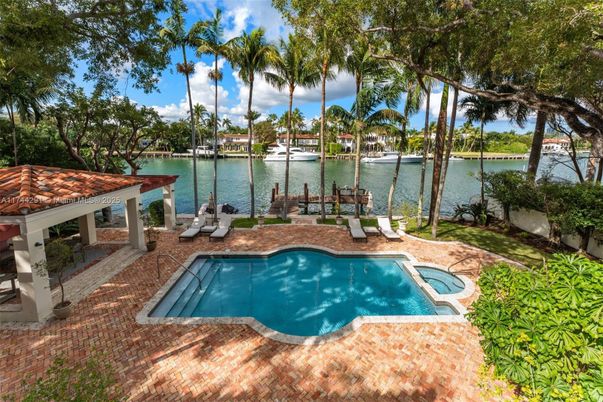 Exterior, Lake, Pool