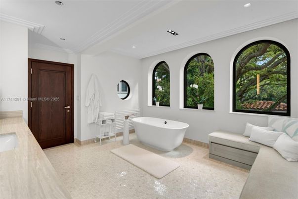 Bathroom, Free Standing Baths, Interior, Recessed Lighting