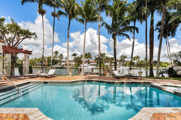 Exterior, Pool, Water