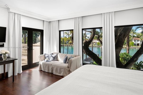 Bedroom, Interior, Water, Wood Texture Flooring