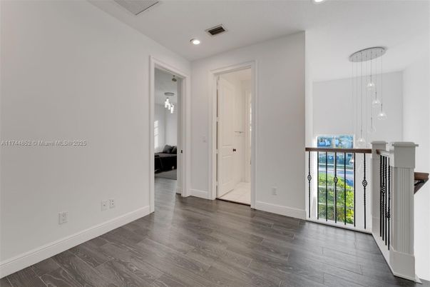 Empty room, Interior, Pendant Lights, Recessed Lighting, Wood Texture Flooring