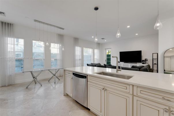 Dining room, Interior, Kitchen, Pendant Lights, Recessed Lighting, Stainless Steel Appliances