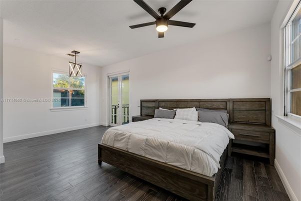 Bedroom, Interior, Pendant Lights, Wood Texture Flooring