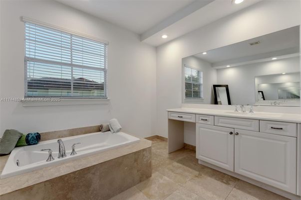 Bathroom, Dual Sink Vanities, Interior, Recessed Lighting