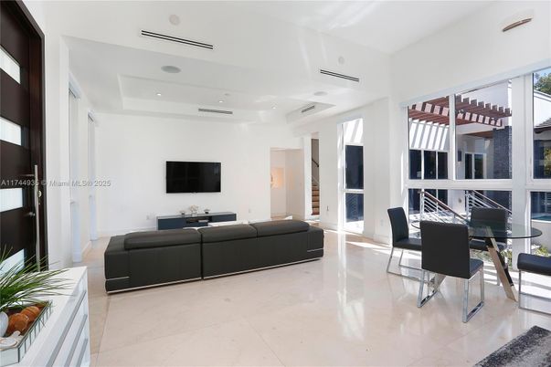 Dining room, Interior, Living room, Recessed Lighting