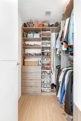 Interior, Walk-in Closets, Wood Texture Flooring