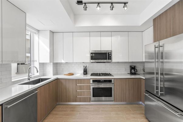 Interior, Kitchen, Stainless Steel Appliances, Wood Texture Flooring