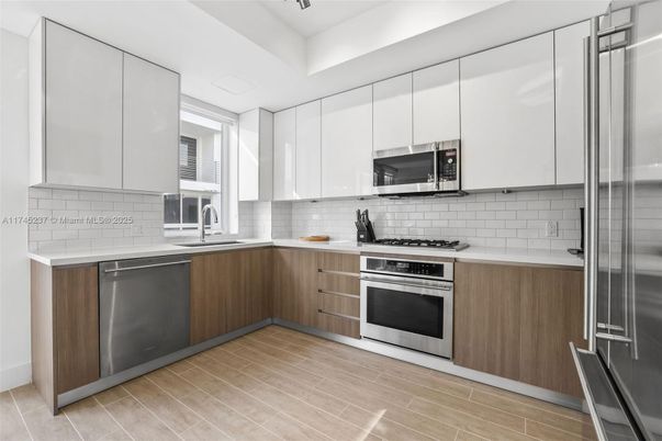 Interior, Kitchen, Stainless Steel Appliances, Wood Texture Flooring