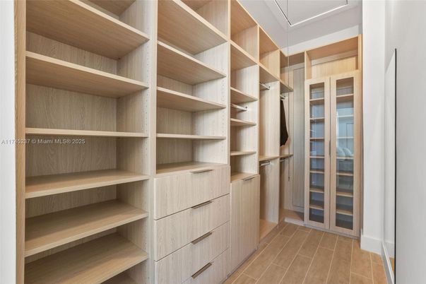 Interior, Walk-in Closets, Wood Texture Flooring
